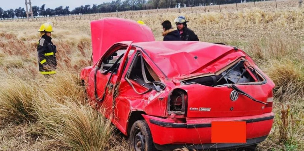 Accidente: un auto volcó en Ruta 27, cuando transitaba entre Serrano y Jovita