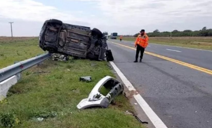 V. Mackenna: una persona murió y tres resultaron heridas en un vuelco