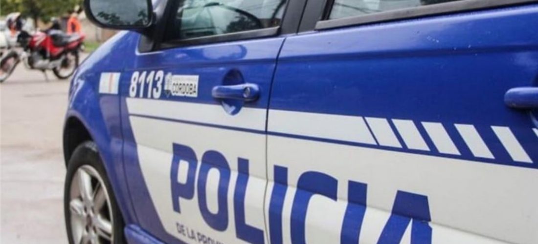 Laboulaye: chocó a joven en moto, impactó a un auto estacionado y se dio a la fuga