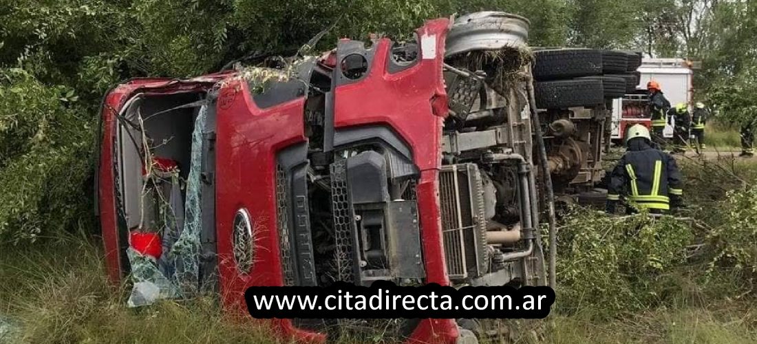 Camiones protagonizaron un accidente cerca de Adelia María