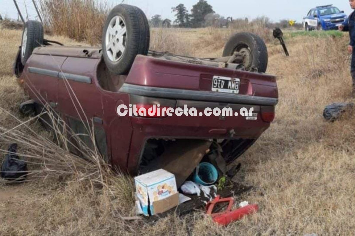 Accidente: automóvil protagonizó un vuelco en ruta provincial 4