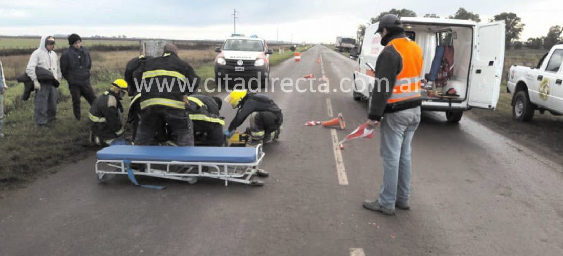 Serrano: cosechadora protagonizó un accidente en ruta 4 y hay un joven herido