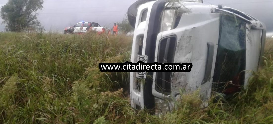 Accidente en ruta 27: volcó una camioneta entre Serrano y San Joaquín