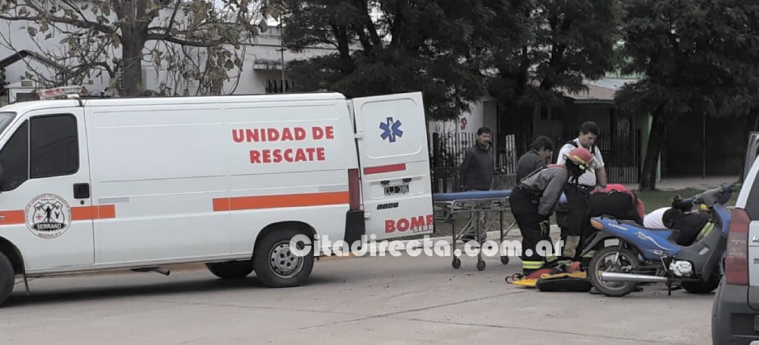 Serrano: joven resultó con lesiones tras un choque entre moto y camioneta