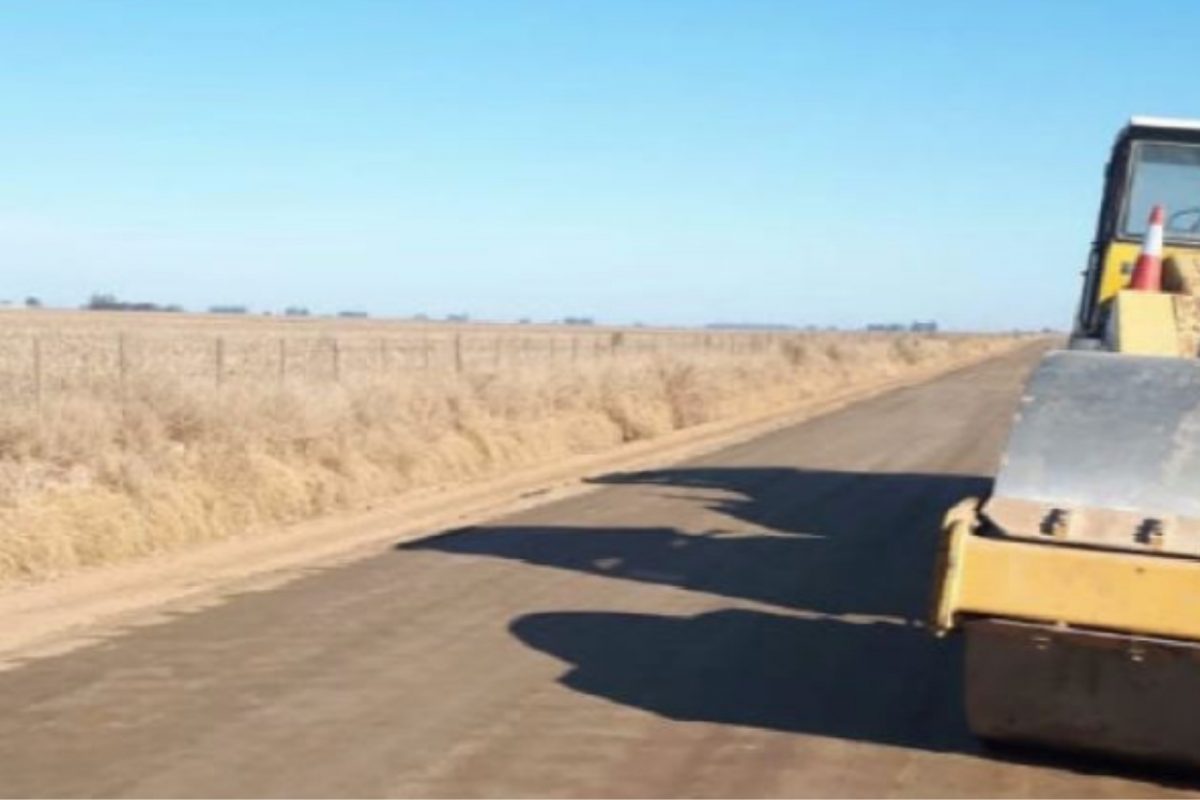 Mejoras de Caminos Rurales: se asfaltarán 20,4 kilómetros en Villa Huidobro
