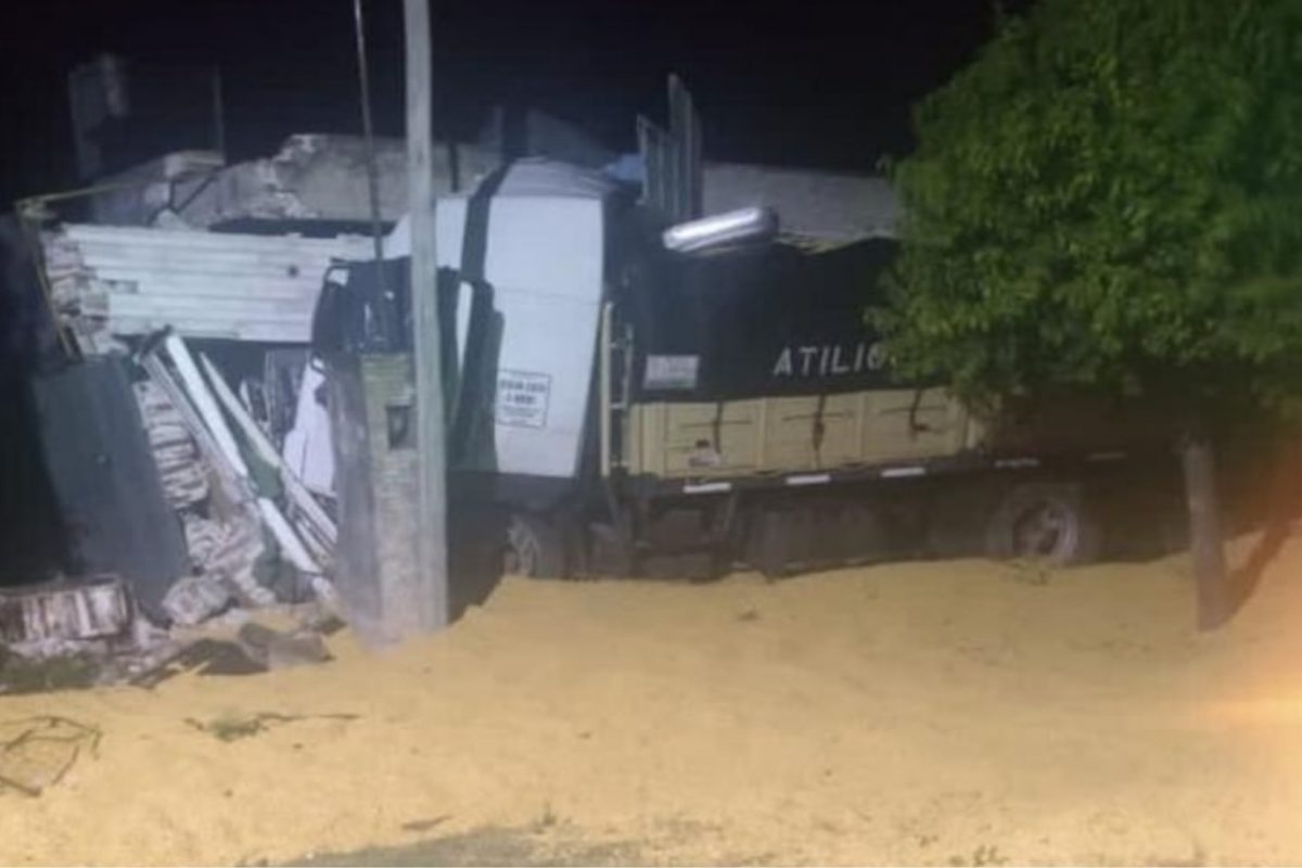 Accidente: camión de Jovita se incrustó en una vivienda