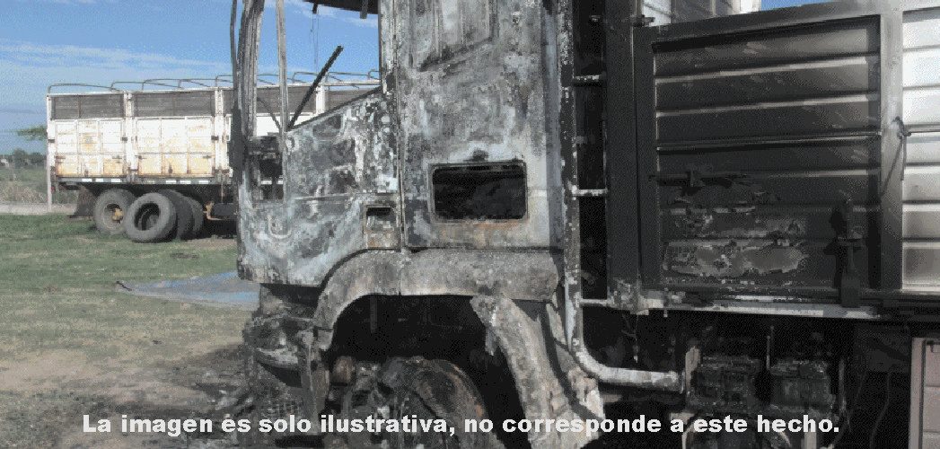 Primicia: sería intencional incendio de dos camiones en Del Campillo