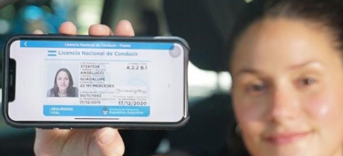 El nuevo carnet de conducir se podrá llevar en el celular