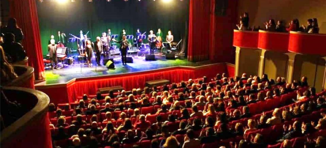 Con espectáculo artístico de primer nivel, el Cine-Teatro volvió a brillar en Serrano