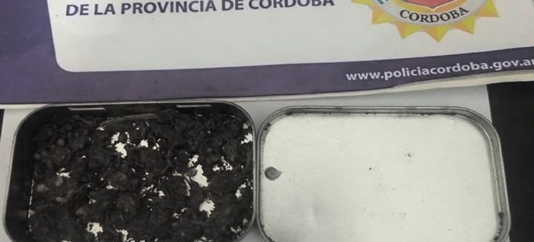 Secuestran marihuana a un joven en pleno centro de Del Campillo