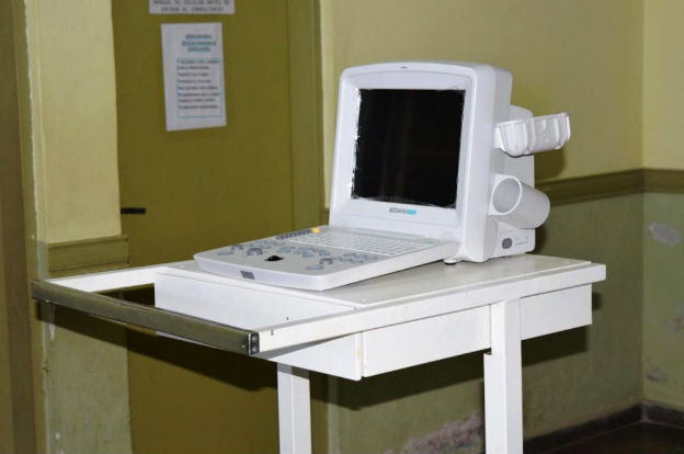 La Provincia entregó moderno ecógrafo móvil al hospital de Vicuña Mackenna