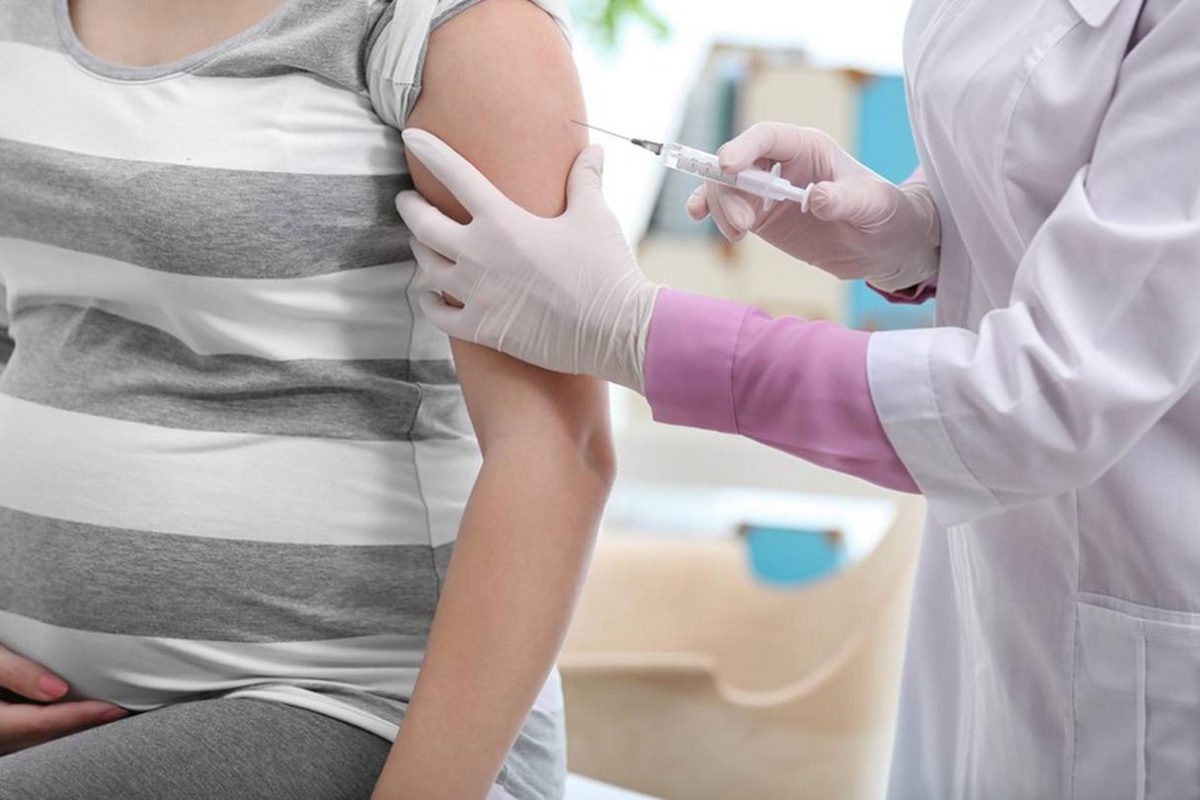 Comienza la vacunación antigripal a embarazadas y mayores de 65 años
