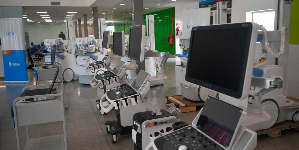 La Provincia entregó equipamiento médico a hospitales de Capital e interior