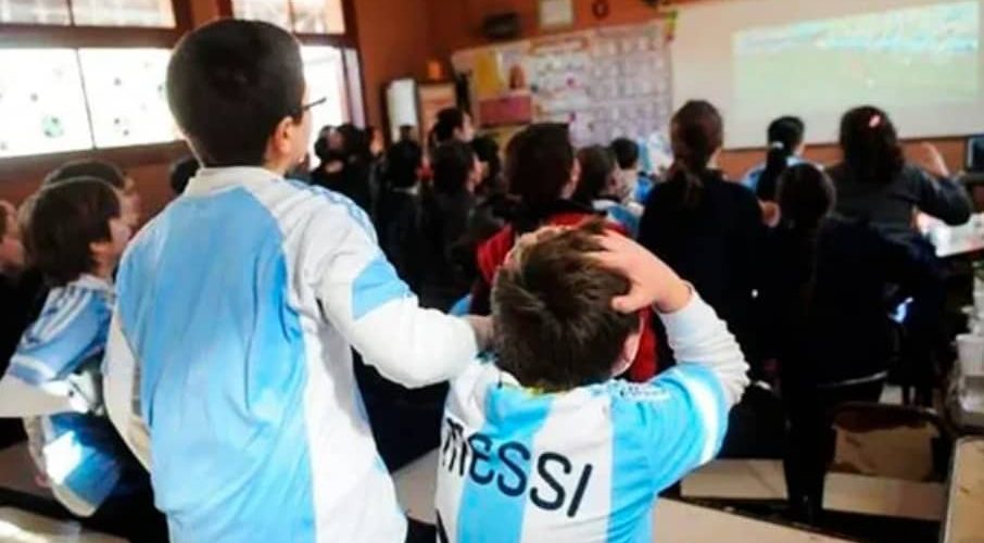 Confirman que los alumnos podrán ver partidos de Argentina en la escuela