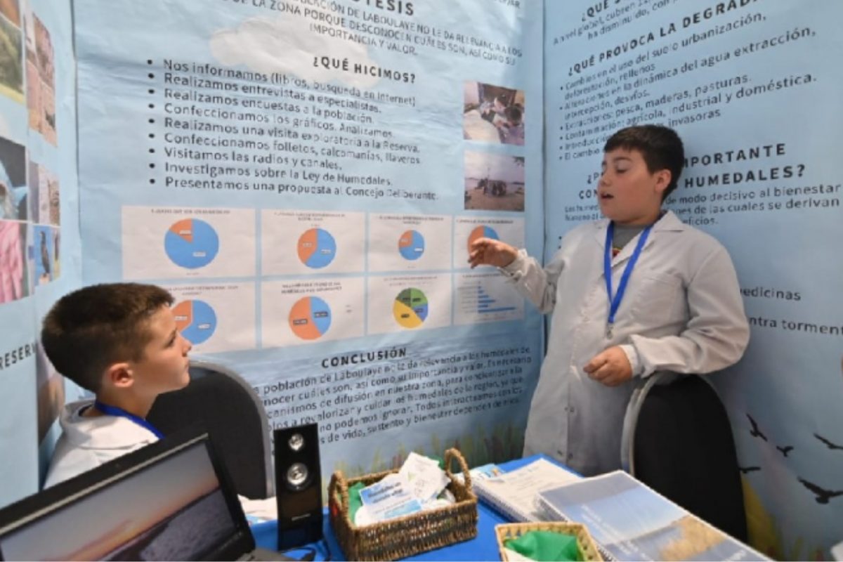 Más de 400 estudiantes participan de la Feria Provincial de Ciencias y Tecnología