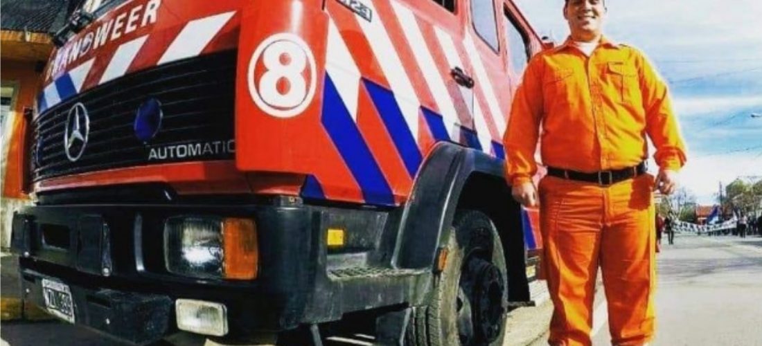 Bombero de Serrano encontró un sobre con valores, buscó su dueño y lo devolvió