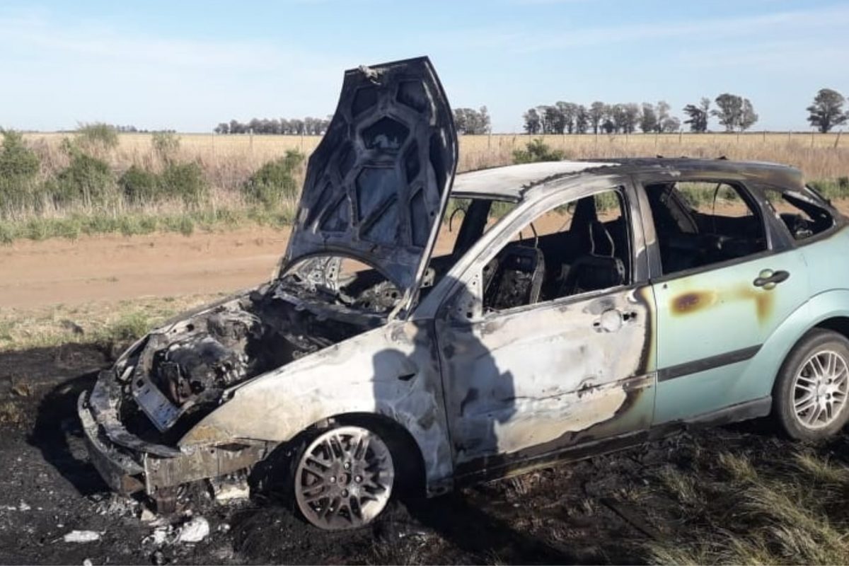 Un automóvil se incendió en ruta 35, cerca de Huinca Renancó