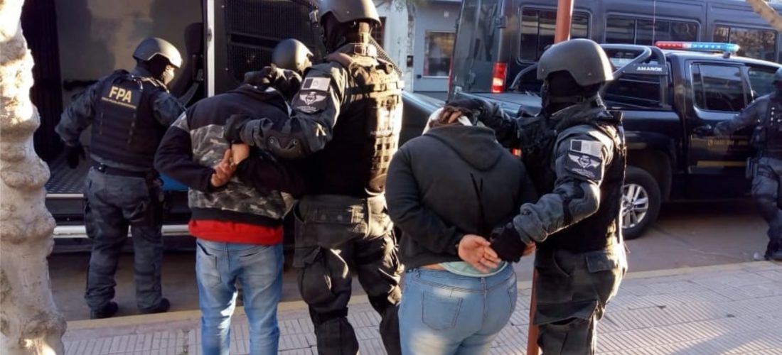 Huinca: la FPA desarticuló bandas que vendían drogas en la región: 15 detenidos