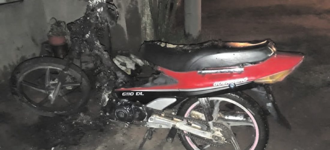 Huinca: lo detienen por incendio intencional de moto y rotura de parabrisas