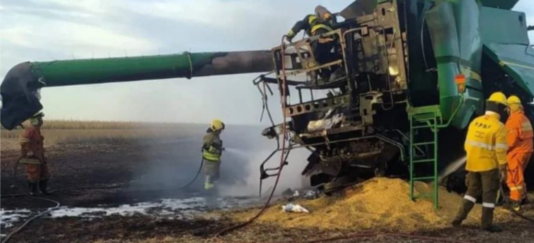 Ardió cosechadora en un establecimiento rural de la zona: solo daños materiales