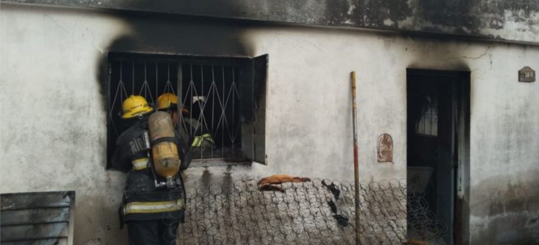 Sucedió en Río Cuarto: explotó un celular y provocó el incendio de una casa