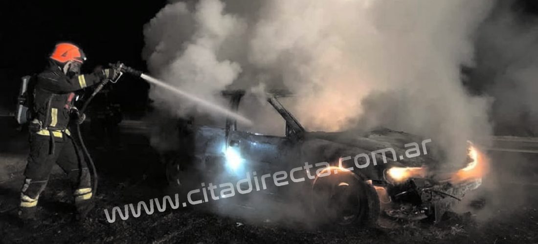 Incendio vehicular se registró en cercanías de Adelia María