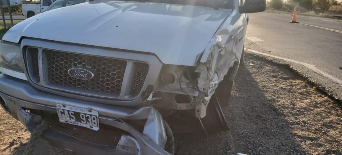 Una pick up colisionó con un camión en cruce de Ruta 26 y acceso a Italó