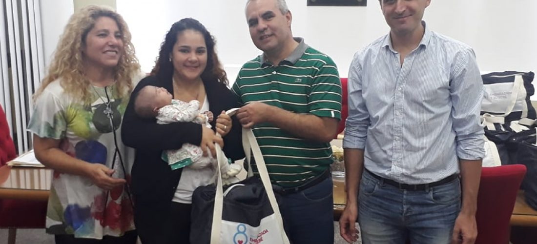 Serrano: otorgan a vecinos créditos del Banco de la Gente y kits para embarazadas