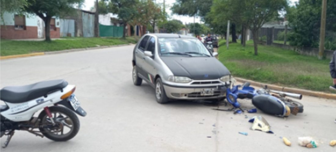 Laboulaye: auto y moto protagonizaron un choque al norte de la ciudad