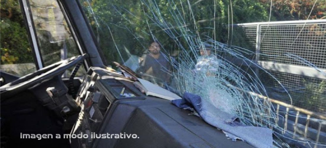 Laboulaye: chicos le apedrearon el camión a un transportista sanjuanino