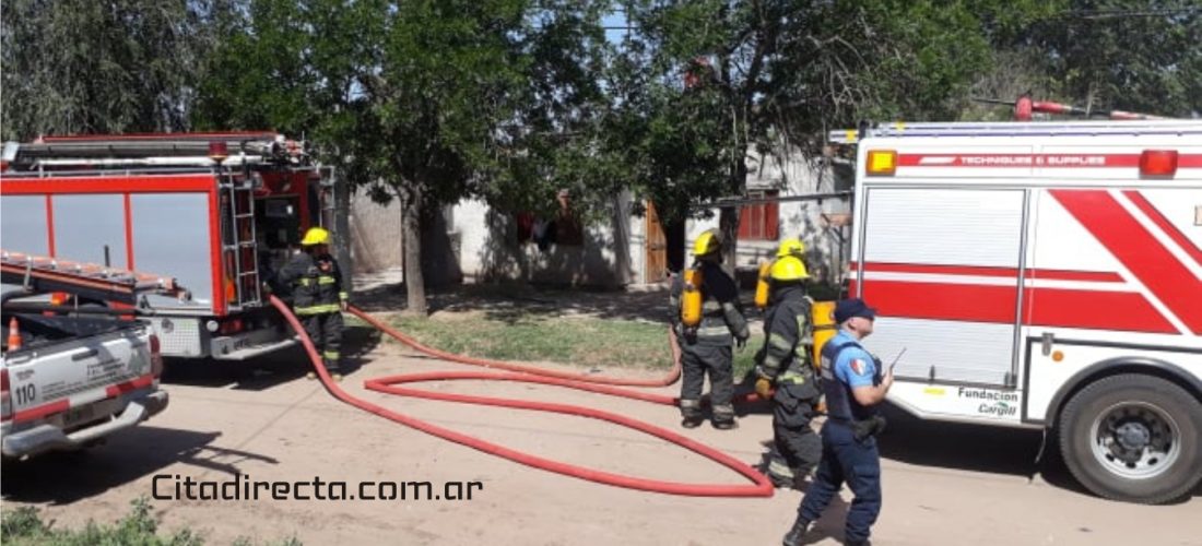 Laboulaye: bomberos controlaron incendio en una casa de barrio Belgrano