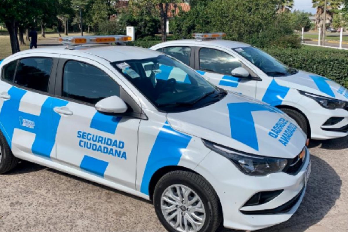 El Gobierno de Córdoba entregó dos móviles de seguridad ciudadana en Laboulaye