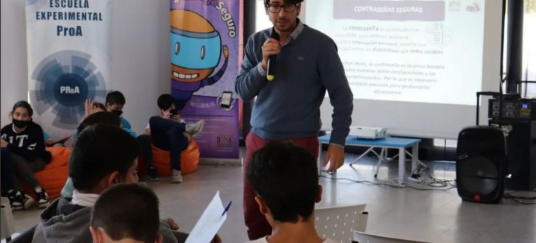 Laboulaye: se realizó el 1er Taller de Ciudadanía Digital, Grooming y Ciberbullying
