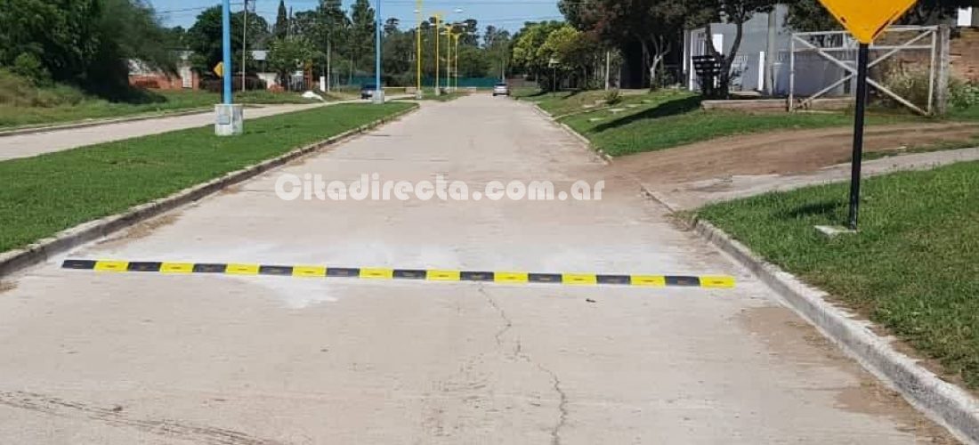 Mattaldi: instalan reductores de velocidad y finalizan asfaltado en calle San Luis