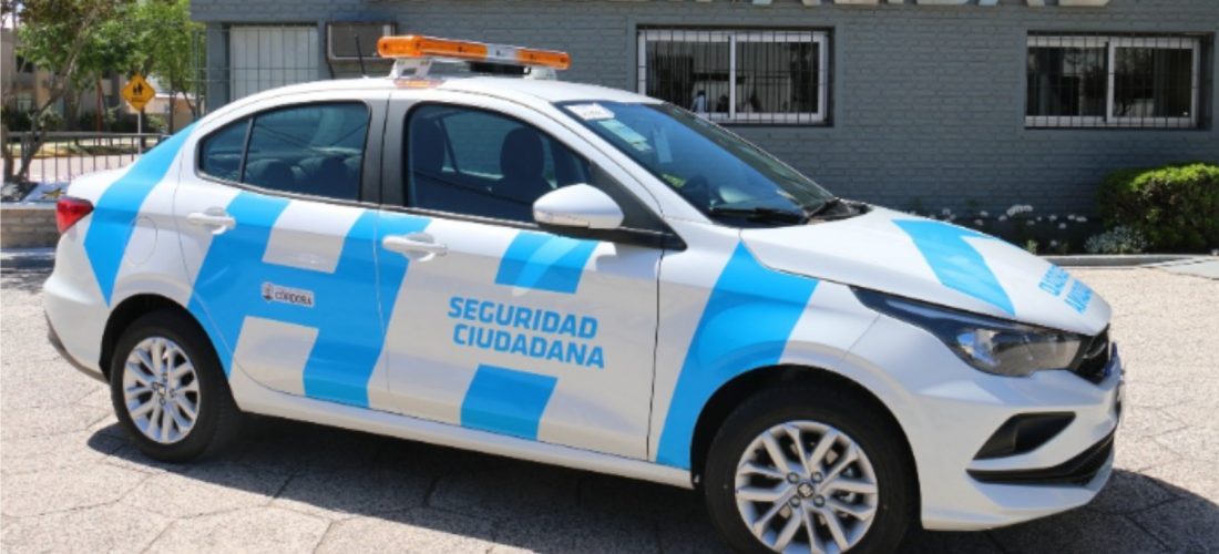 Provincia entregó un nuevo vehículo de seguridad ciudadana en Mackenna