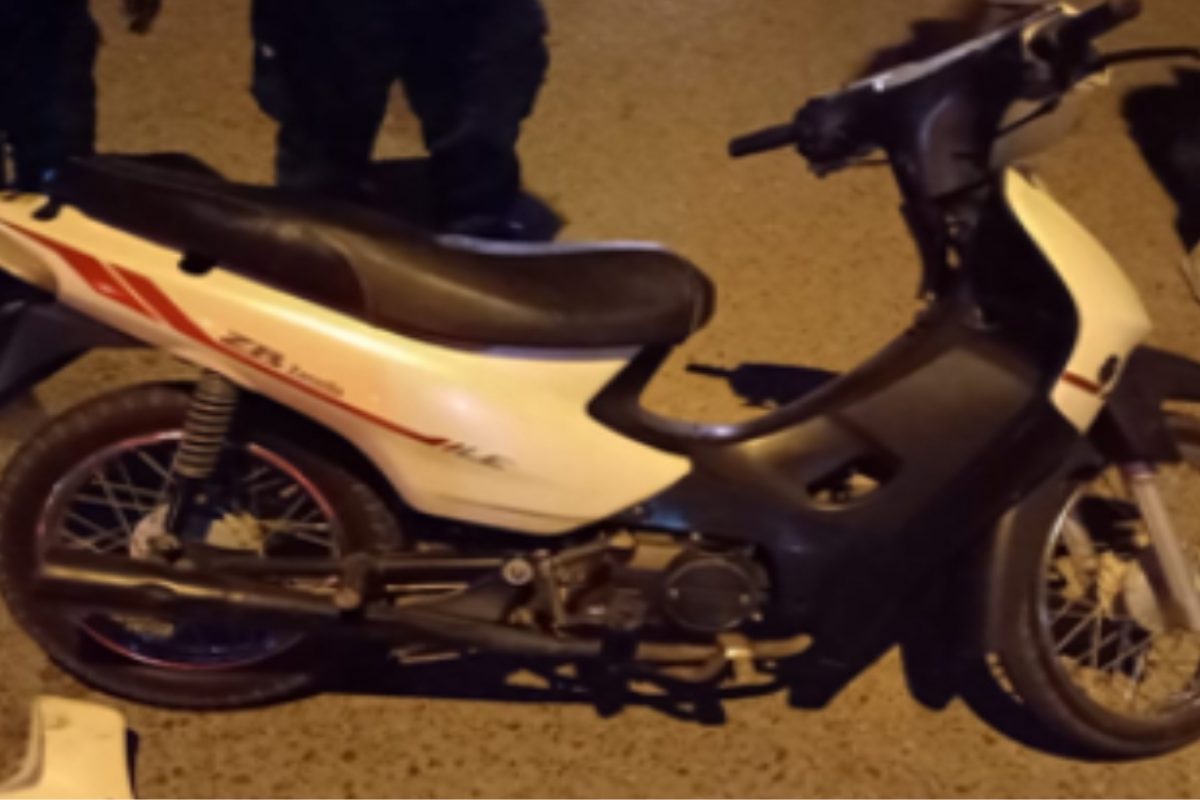 Laboulaye: en moto colisionó a una menor de 16 años que caminaba por la calle