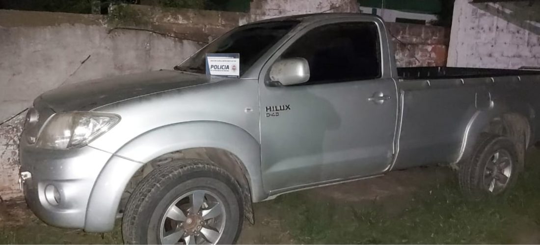 Encuentran en un campo de la zona camioneta robada en Córdoba