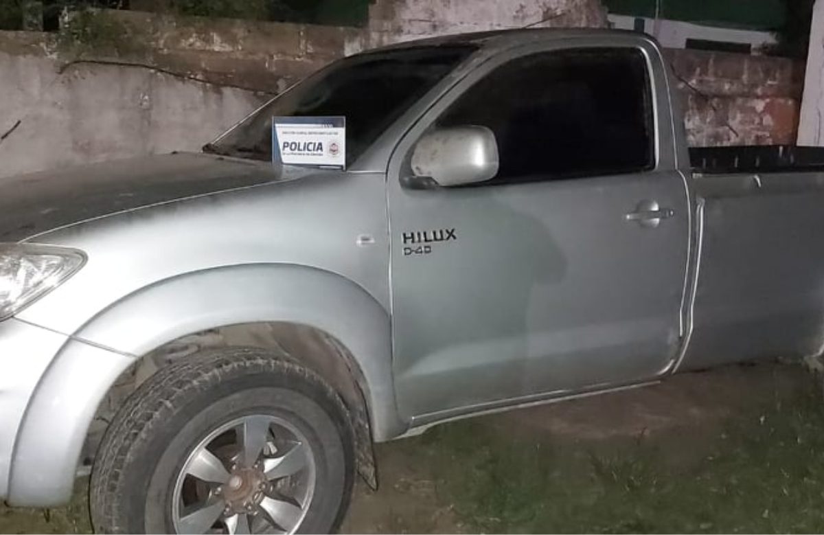 Encuentran en un campo de la zona camioneta robada en Córdoba