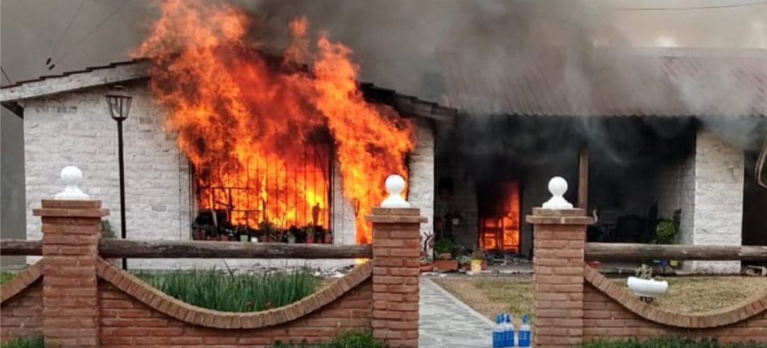 Pincen: un voraz incendio causó importantes daños materiales en una vivienda