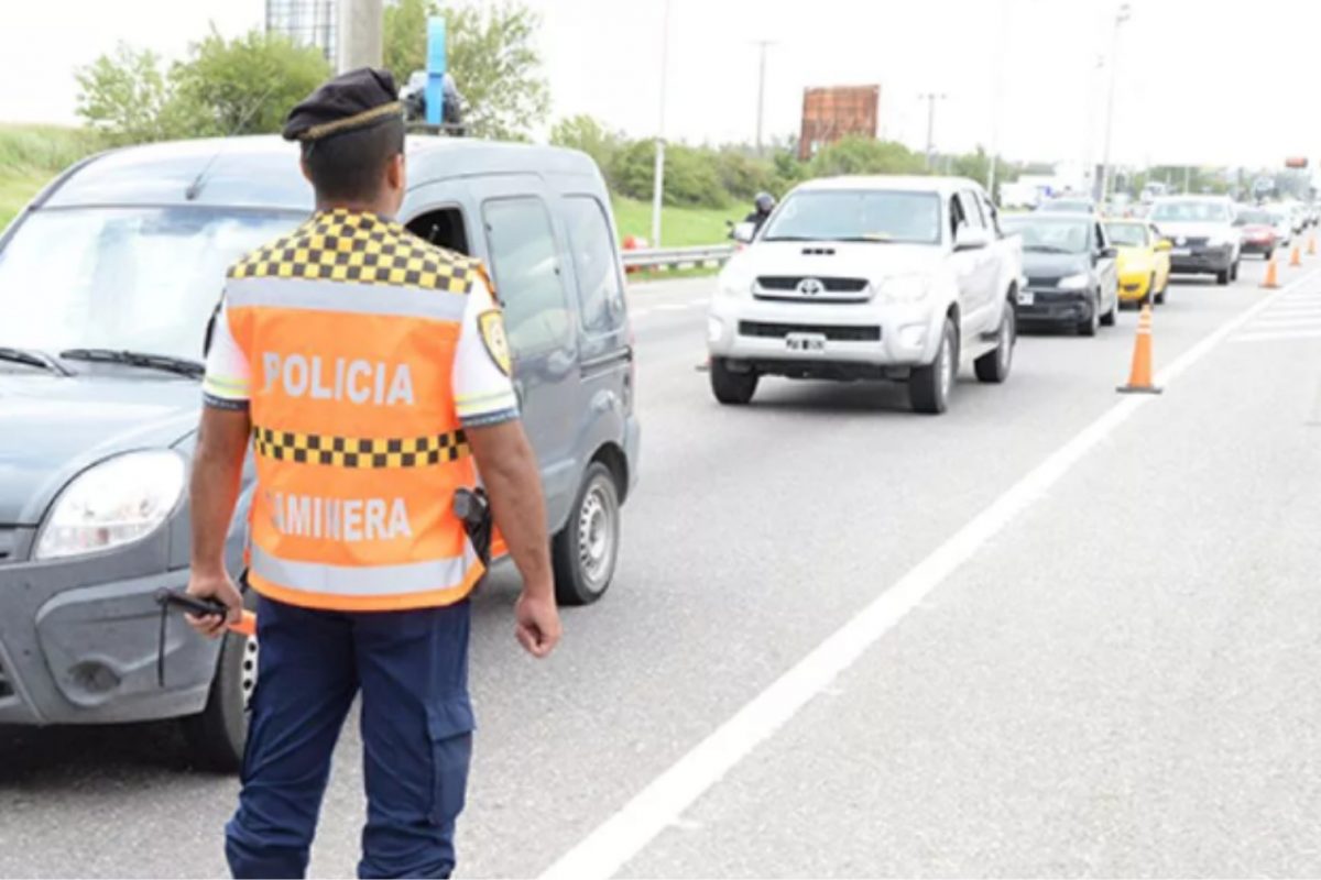 Aumentó la nafta y hay nuevos valores para las multas de la Policía Caminera