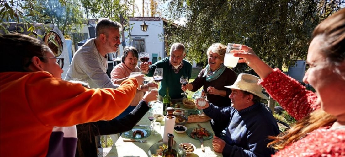 Córdoba habilita las reuniones familiares y sociales hasta diez personas