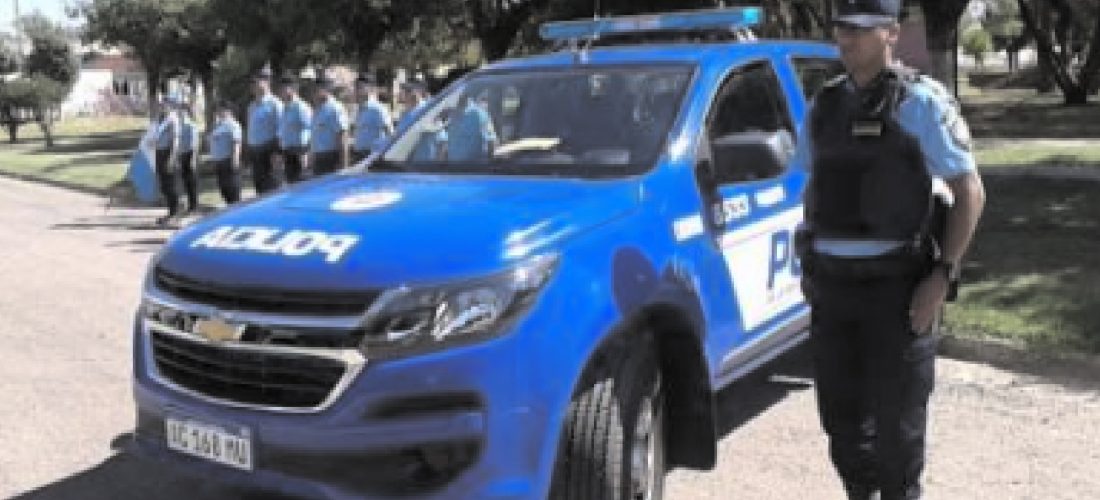 El Gobierno de Córdoba entregó nuevo móvil policial en Rosales