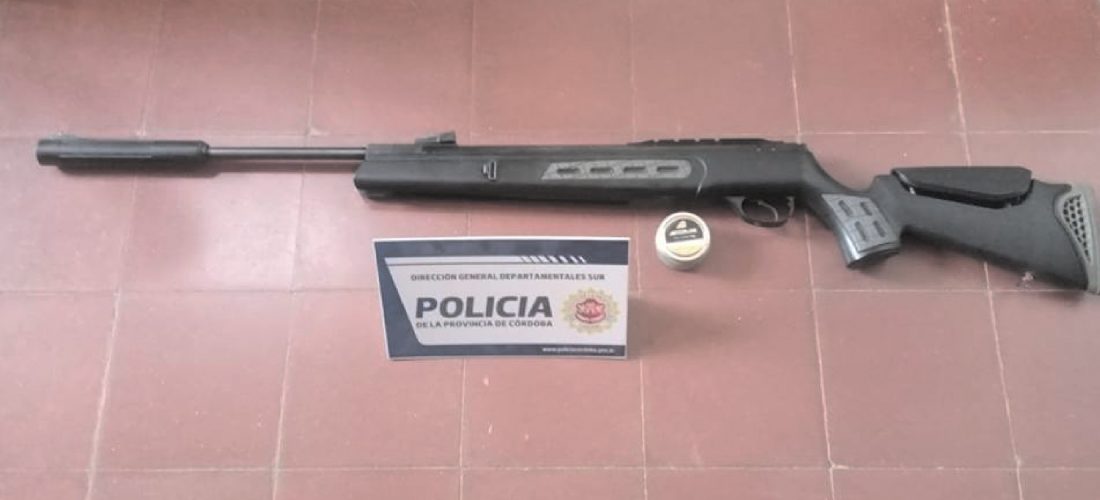 Serrano: secuestran moto y rifle sin documentación a menores de 17 y 13 años