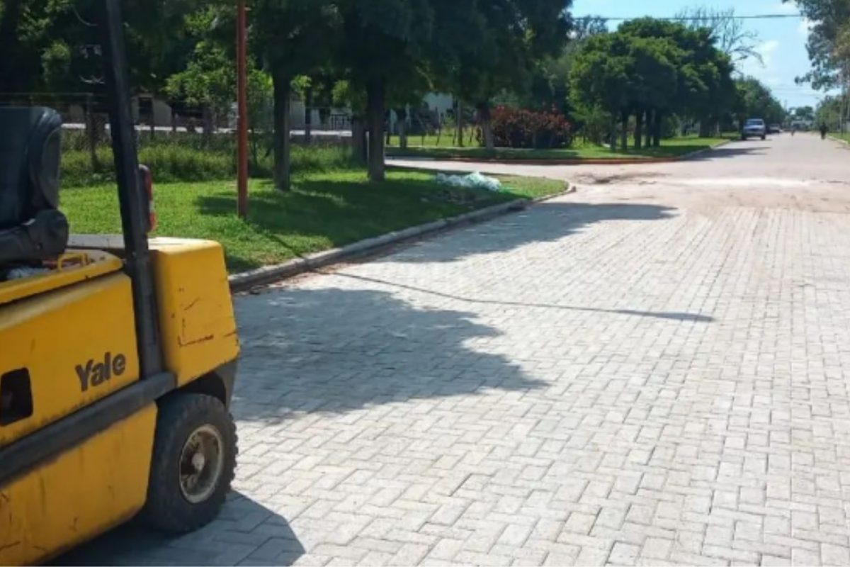Más pavimento en Villa Rossi: finalizan adoquinado en la calle Córdoba
